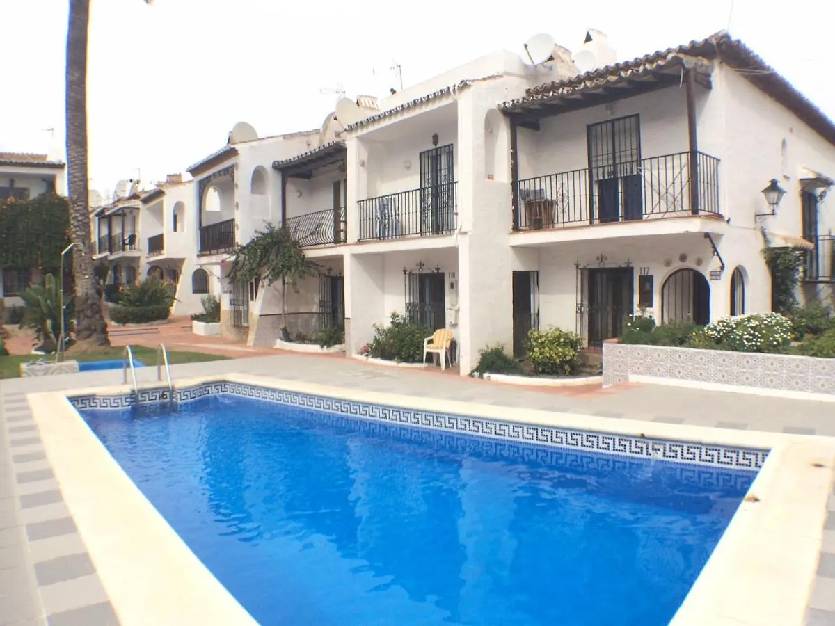 Сasa de vacaciones Nueva Nerja Townhouse Villa